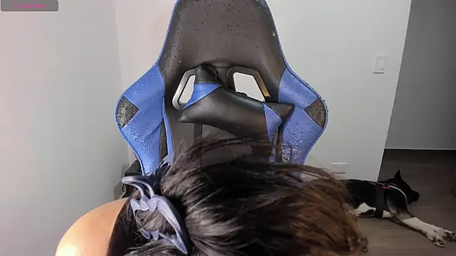 Miss Nicole online show from November 2025 08:18:01 PM