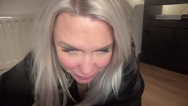 Snapshot of Bustyblondebabe32 chatting on February 2025 03:52:02 AM Bustyblondebabe32 online show from February 2025 03:52:02 AM
