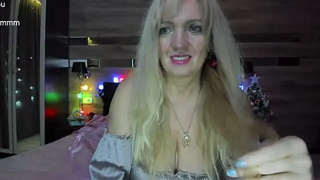 TrueFoxyyy online show from January 2025 07:21:01 PM
