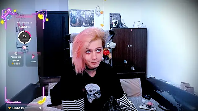 Littlepinkcat online show from September 2025 04:45:01 PM