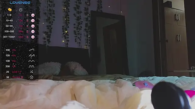 Juliette Sunshine online show from March 2025 08:40:01 PM