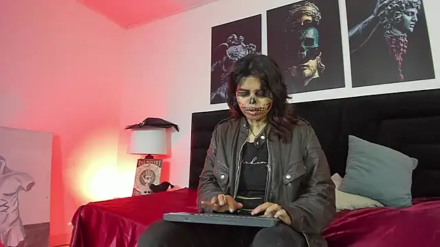 Snapshot of SabinaMerchetti chatting on October 2025 01:36:02 AM SabinaMerchetti online show from October 2025 01:36:02 AM