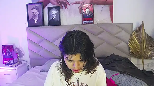 Snapshot of SabinaMerchetti chatting on October 2025 03:40:02 AM SabinaMerchetti online show from October 2025 03:40:02 AM