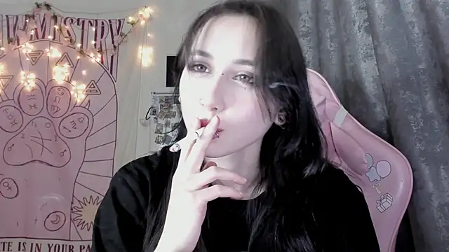 Snapshot of Holy420lolii chatting on October 2025 07:36:02 PM Holy420lolii online show from October 2025 07:36:02 PM