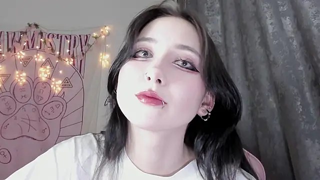 Snapshot of Holy420lolii chatting on October 2025 06:35:02 PM Holy420lolii online show from October 2025 06:35:02 PM