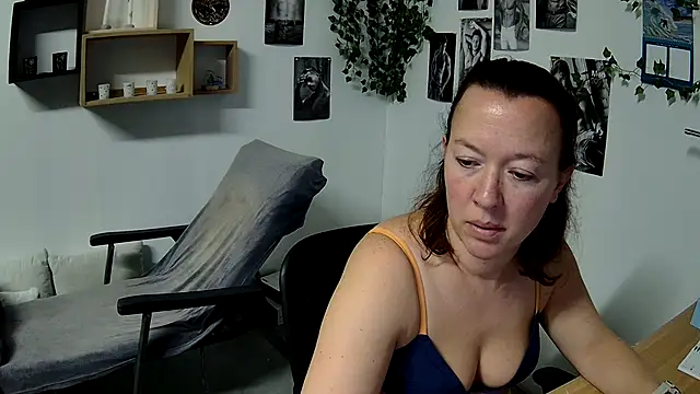 AnyaKreyxh online show from January 2025 06:19:01 PM