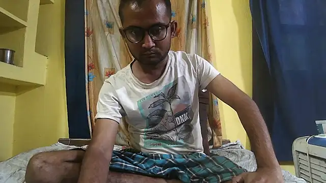 Snapshot of Cute_boy2000 chatting on December 2024 10:30:01 AM Cute boy2000 online show from December 2024 10:30:01 AM