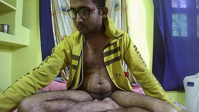 Snapshot of Cute_boy2000 chatting on January 2025 06:39:01 AM Cute boy2000 online show from January 2025 06:39:01 AM