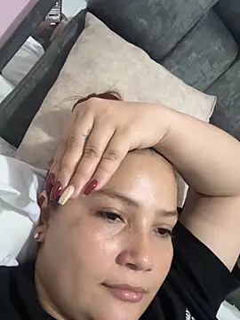 Snapshot of EmilyBarragan chatting on January 2025 02:19:02 AM EmilyBarragan online show from January 2025 02:19:02 AM