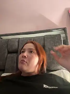 Snapshot of EmilyBarragan chatting on February 2025 01:52:02 AM EmilyBarragan online show from February 2025 01:52:02 AM