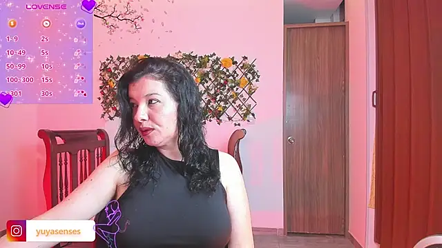 Snapshot of yuya_ss chatting on November 2025 03:32:02 PM yuya ss online show from November 2025 03:32:02 PM