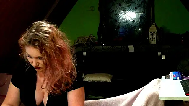 Snapshot of xNaughtyNatali chatting on March 2025 12:30:02 AM xNaughtyNatali online show from March 2025 12:30:02 AM