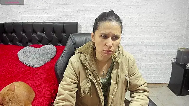 Snapshot of lauren_ashlee chatting on December 2024 05:33:01 PM lauren ashlee online show from December 2024 05:33:01 PM