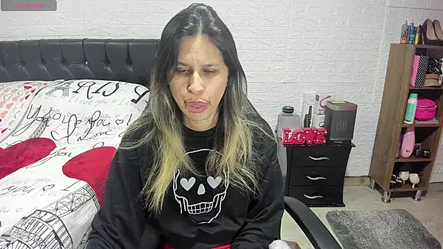 Snapshot of lauren_ashlee chatting on January 2025 02:19:01 PM lauren ashlee online show from January 2025 02:19:01 PM