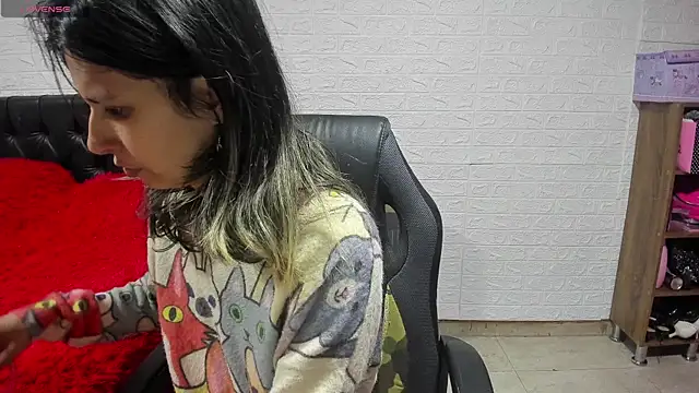 Snapshot of lauren_ashlee chatting on January 2025 03:40:01 PM lauren ashlee online show from January 2025 03:40:01 PM