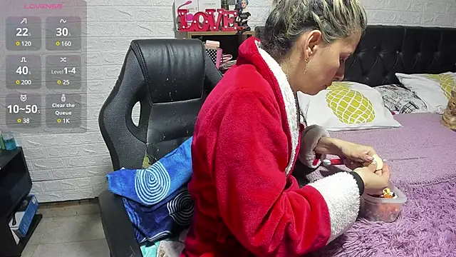 Snapshot of lauren_ashlee chatting on February 2025 04:59:02 PM lauren ashlee online show from February 2025 04:59:02 PM