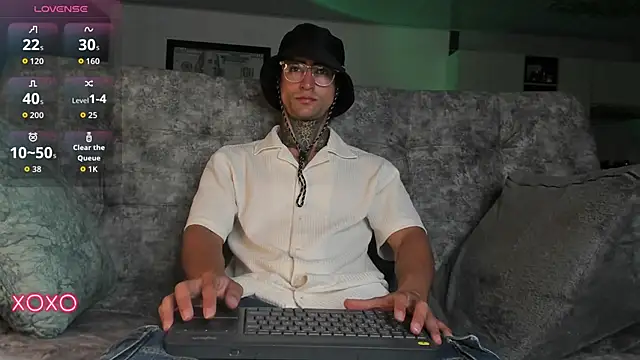 Snapshot of Mark_Kamper chatting on December 2025 11:21:02 PM Mark Kamper online show from December 2025 11:21:02 PM