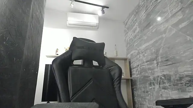 LunaBaker-1 online show from October 2025 07:55:02 PM