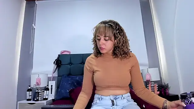 charlott lens online show from September 2025 03:26:02 PM