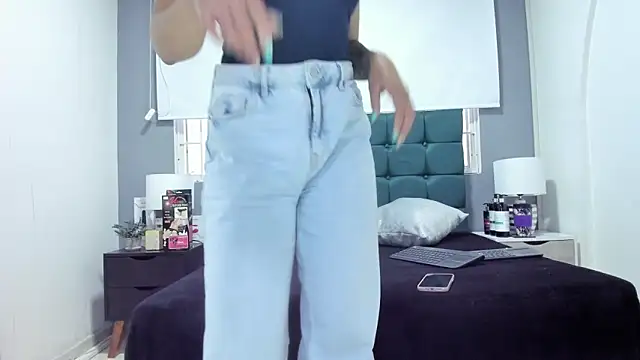 charlott lens online show from October 2025 09:58:02 PM