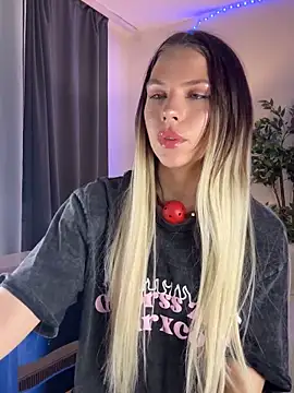 Snapshot of KittyKatyDream chatting on February 2025 09:37:02 PM KittyKatyDream online show from February 2025 09:37:02 PM