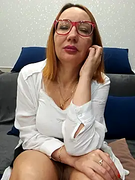 Snapshot of LybovNTV chatting on October 2025 02:37:02 AM LybovNTV online show from October 2025 02:37:02 AM