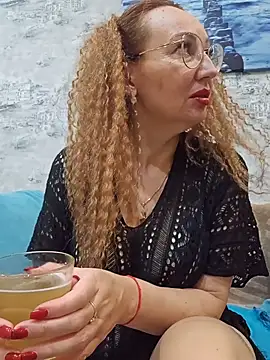 Snapshot of LybovNTV chatting on November 2025 10:19:02 PM LybovNTV online show from November 2025 10:19:02 PM