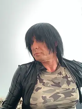 hoerige-masonutte online show from September 2025 01:44:02 PM