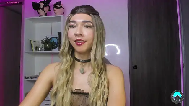 Snapshot of sofi_elfqueen chatting on February 2025 02:50:01 AM sofi elfqueen online show from February 2025 02:50:01 AM