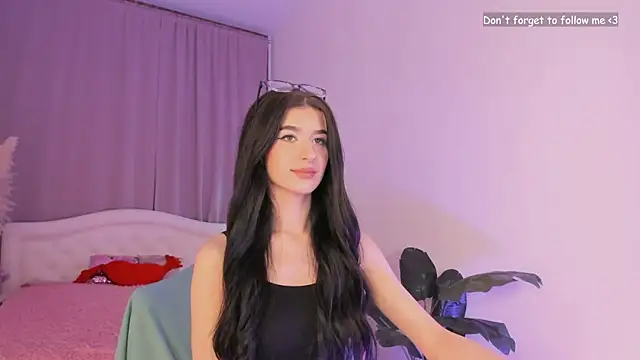 LauraCoy online show from October 2025 11:24:01 PM