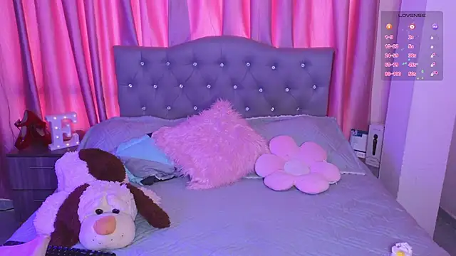 Snapshot of Emiily_Scott1 chatting on October 2025 08:06:02 PM Emiily Scott1 online show from October 2025 08:06:02 PM