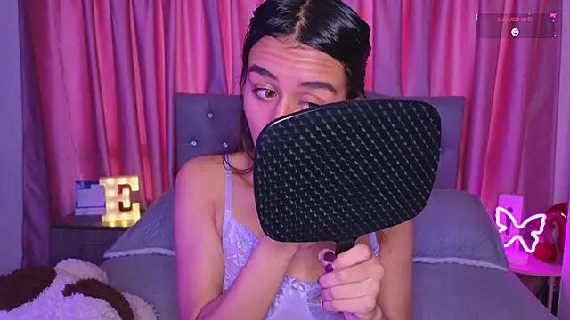 Snapshot of Emiily_Scott1 chatting on October 2025 04:41:02 PM Emiily Scott1 online show from October 2025 04:41:02 PM