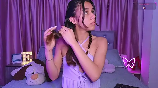 Snapshot of Emiily_Scott1 chatting on November 2025 10:32:01 PM Emiily Scott1 online show from November 2025 10:32:01 PM