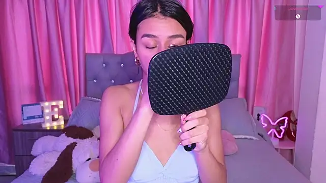 Snapshot of Emiily_Scott1 chatting on November 2025 02:28:01 PM Emiily Scott1 online show from November 2025 02:28:01 PM