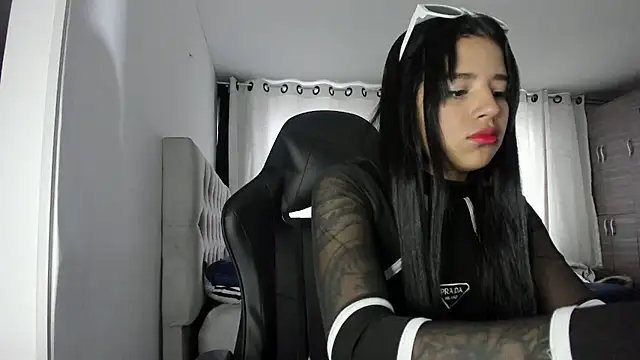 aliice walker  online show from October 2025 01:08:02 PM