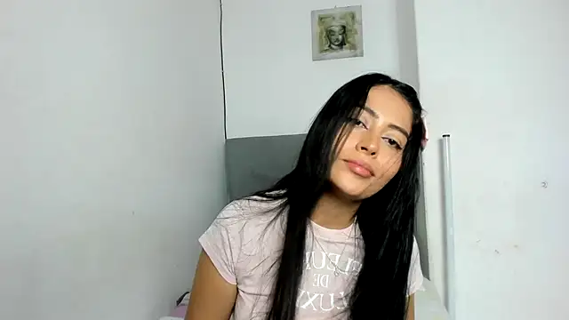 Sophie  Foxxx online show from December 2024 07:41:02 PM