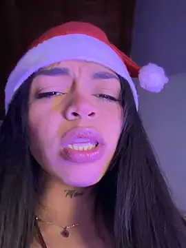 Snapshot of Charly_ chatting on December 2024 10:37:02 PM Charly online show from December 2024 10:37:02 PM
