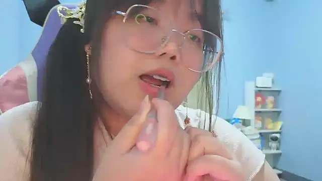 ANNELIESE  online show from September 2025 04:08:02 PM