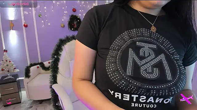 martinasaez online show from December 2024 10:01:02 PM