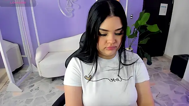 martinasaez online show from September 2025 07:30:01 PM