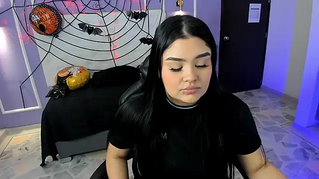 martinasaez online show from October 2025 08:36:02 PM