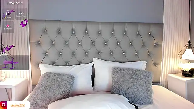 Snapshot of Victoriaxx_ chatting on October 2025 11:24:02 PM Victoriaxx online show from October 2025 11:24:02 PM