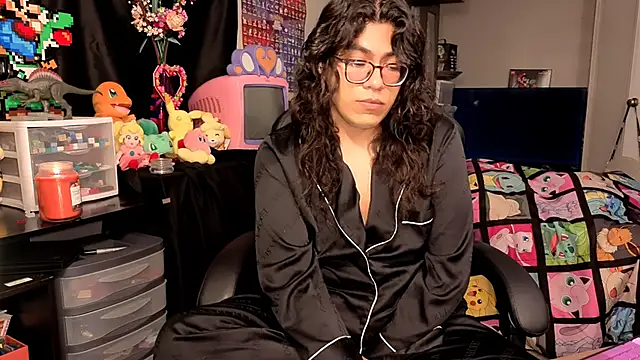 Snapshot of ShinyCherub chatting on October 2025 05:43:02 PM ShinyCherub online show from October 2025 05:43:02 PM