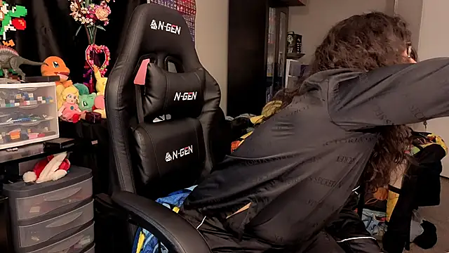 Snapshot of ShinyCherub chatting on October 2025 04:33:01 AM ShinyCherub online show from October 2025 04:33:01 AM