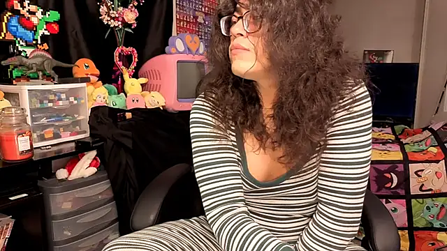 Snapshot of ShinyCherub chatting on October 2025 12:31:01 AM ShinyCherub online show from October 2025 12:31:01 AM