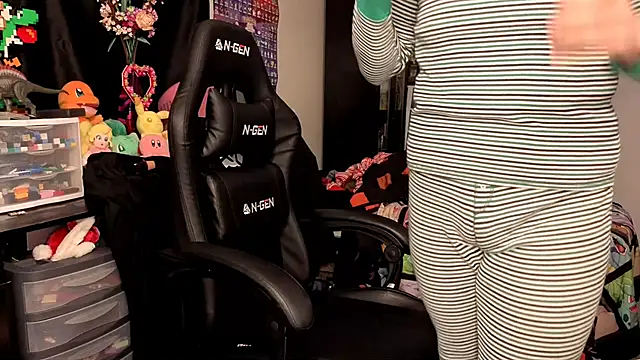 Snapshot of ShinyCherub chatting on October 2025 07:57:02 PM ShinyCherub online show from October 2025 07:57:02 PM