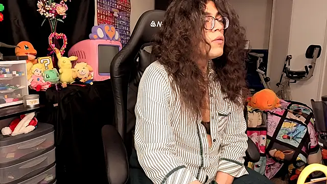 Snapshot of ShinyCherub chatting on October 2025 05:58:02 PM ShinyCherub online show from October 2025 05:58:02 PM