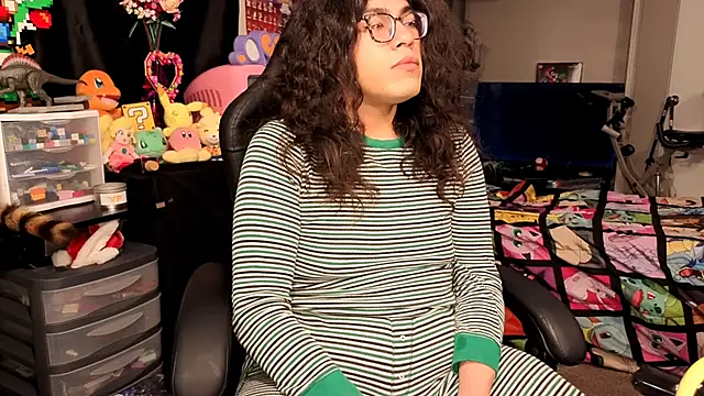 Snapshot of ShinyCherub chatting on October 2025 02:25:02 AM ShinyCherub online show from October 2025 02:25:02 AM