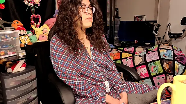 Snapshot of ShinyCherub chatting on October 2025 08:47:02 AM ShinyCherub online show from October 2025 08:47:02 AM