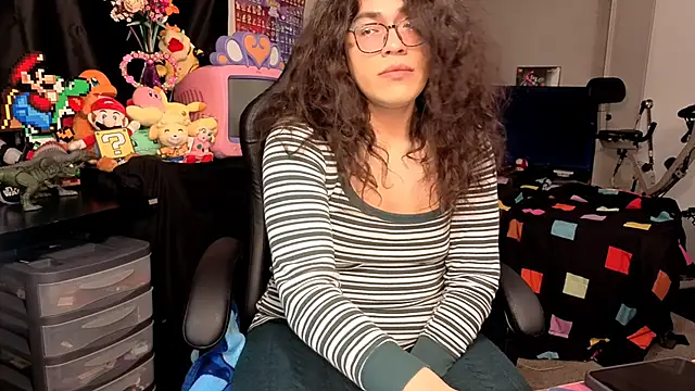 Snapshot of ShinyCherub chatting on October 2025 02:46:01 PM ShinyCherub online show from October 2025 02:46:01 PM